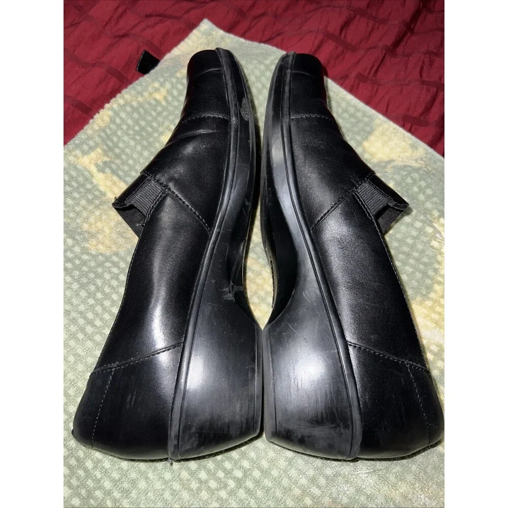 Clarks Shoes Womens Size 10 Black Leather Slip On Comfort Loafers 260629093100
